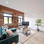 Stunning 2 Bedroom Penthouse In Bradford Centre