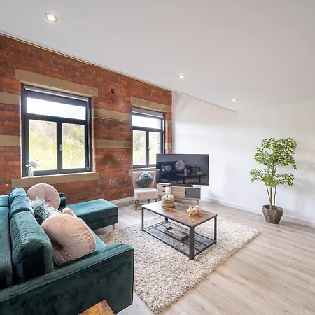 Stunning 2 Bedroom Penthouse In Bradford Centre