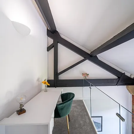 Stunning 2 Bedroom Penthouse In Bradford Centre Appartement *