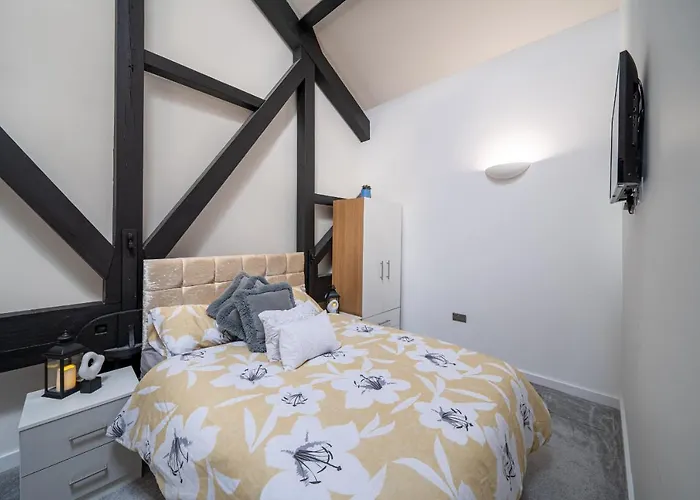 Stunning 2 Bedroom Penthouse In Bradford Centre Брадфорд