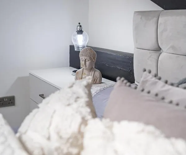 Stunning 2 Bedroom Penthouse In Bradford Centre Апартаменты