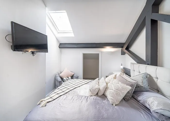 Stunning 2 Bedroom Penthouse In Bradford Centre * Брадфорд