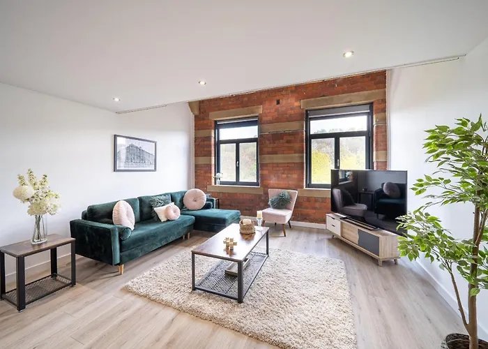 Stunning 2 Bedroom Penthouse In Bradford Centre Брадфорд