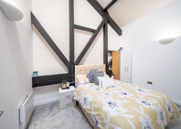 Stunning 2 Bedroom Penthouse In Bradford Centre Апартаменты *