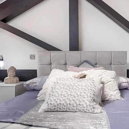 Stunning 2 Bedroom Penthouse In Bradford Centre Μπράντφορντ