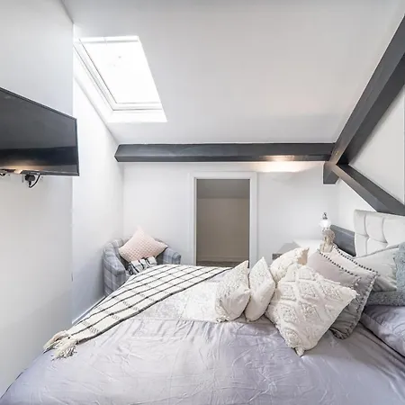 Stunning 2 Bedroom Penthouse In Bradford Centre * Μπράντφορντ