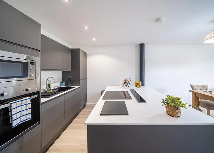 Stunning 2 Bedroom Penthouse In Bradford Centre Μπράντφορντ