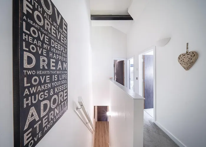 Stunning 2 Bedroom Penthouse In Bradford Centre