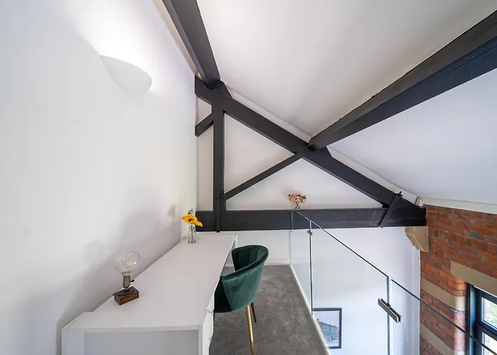 Stunning 2 Bedroom Penthouse In Bradford Centre Διαμέρισμα *